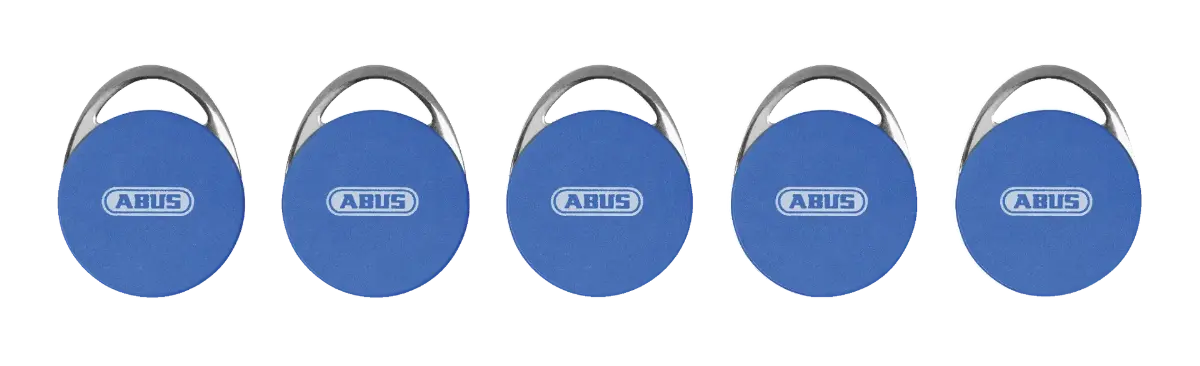 Fünf blaue ABUS-Transponder mit Metallösen